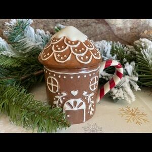 Pottery Barn Gingerbread house mug with a lid